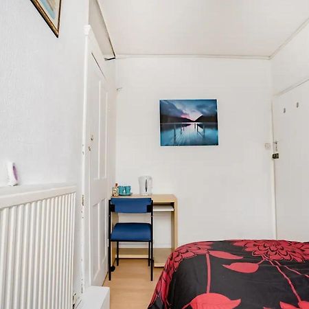 Homestay Near Tottenham Hotspur Stadium London Exterior foto