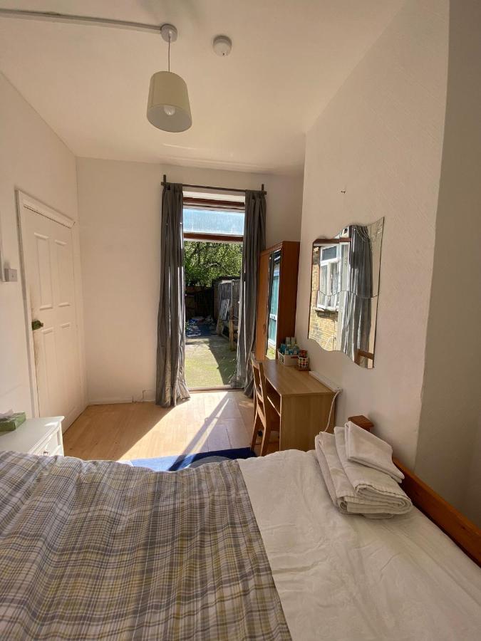 Homestay Near Tottenham Hotspur Stadium London Exterior foto