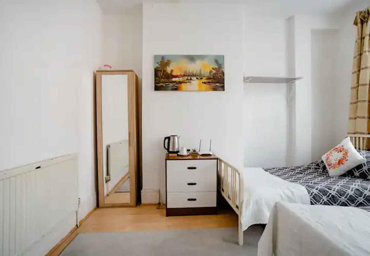 Homestay Near Tottenham Hotspur Stadium London Exterior foto