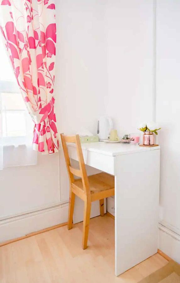 Homestay Near Tottenham Hotspur Stadium London Exterior foto