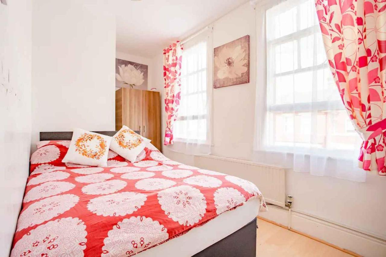 Homestay Near Tottenham Hotspur Stadium London Exterior foto